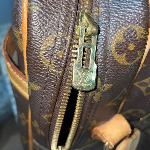 COPY - Louis Vuitton Authentic Reporter Monogram Leather Weekend/Travel Bag - Picture 9 of 13